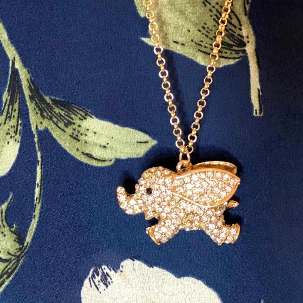Cute elephant 🐘 rhinestone necklace chunky gold
